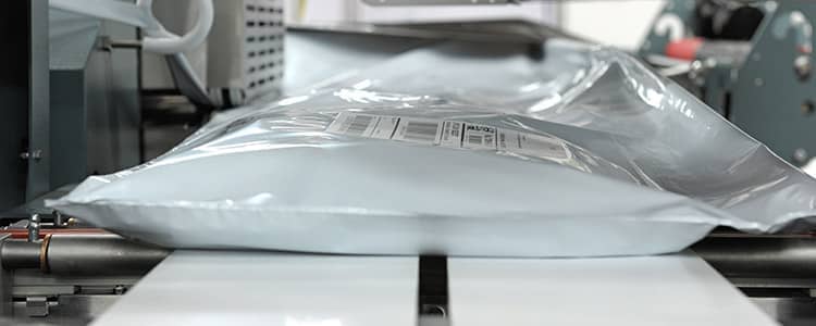 a package sealing machine sealing packages